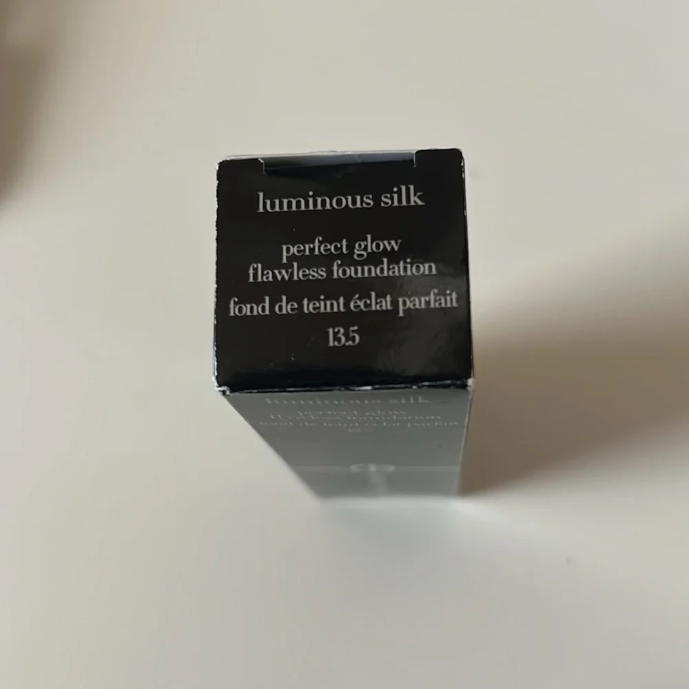 Armani Beauty Luminous Silk Perfect Glow Flawless Foundation #13.5 NEW